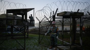 Probleme de securitate pentru Coreea de Sud. Un nord-coreean s-a plimbat ore în şir în zona demilitarizată fără să fie observat