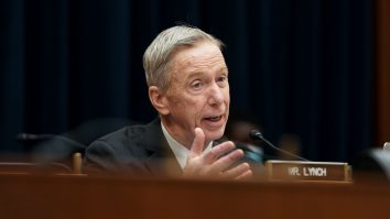 Prima persoană testată pozitiv după ce a primit ambele doze de vaccin anti-Covid