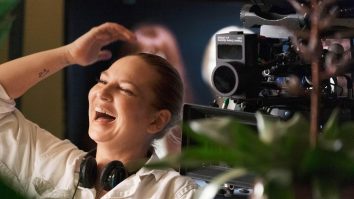 Sia îşi cere public scuze comunităţii autiste și adaugă un avertisment la începutul filmului pe care l-a regizat