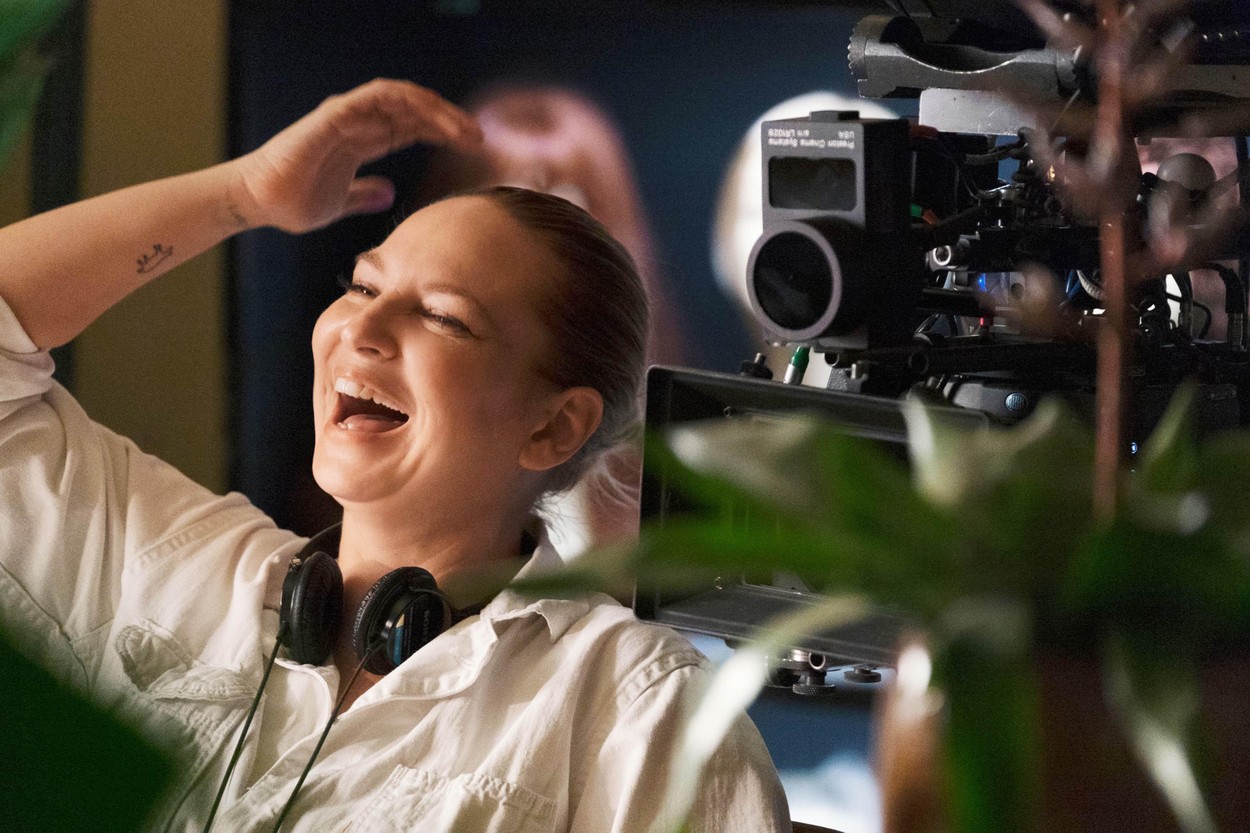 Sia îşi cere public scuze comunităţii autiste și adaugă un avertisment la începutul filmului pe care l-a regizat