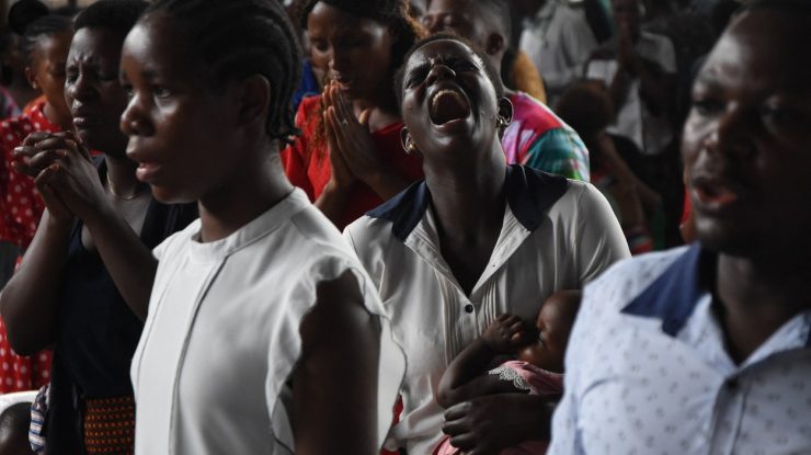 Un ofițer din serviciul medical, suspendat din funcție după ce a raportat o boală misterioasă: Victimele vomitau cu sânge