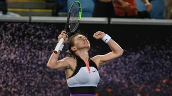 Simona Halep a trecut, cu emoții, în turul trei la Australian Open