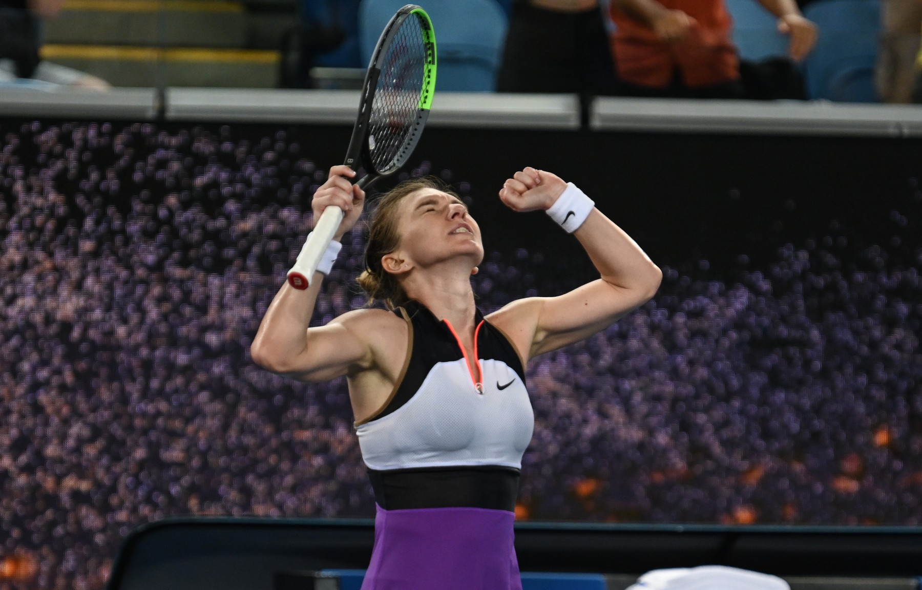 Simona Halep a trecut, cu emoții, în turul trei la Australian Open