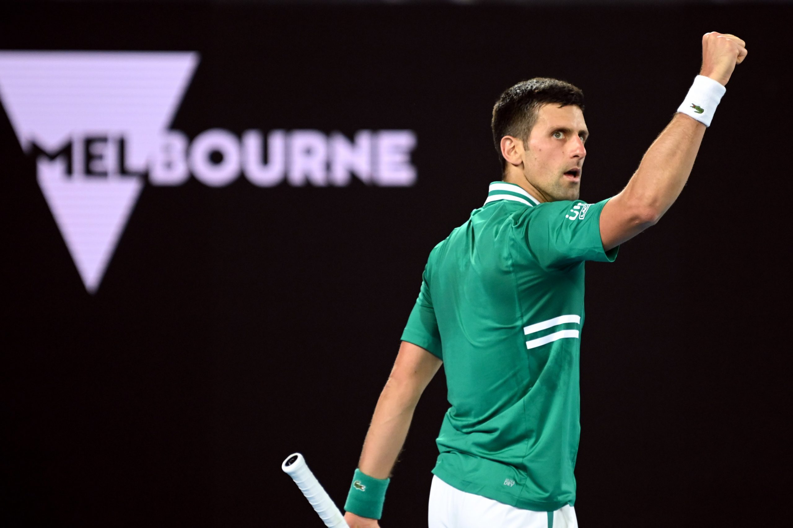 Djokovic, în semifinalele Australian Open. Va juca împotriva lui Karatsev, primul debutant din era Open care ajunge în „careul de ași” al unui Grand Slam la debut