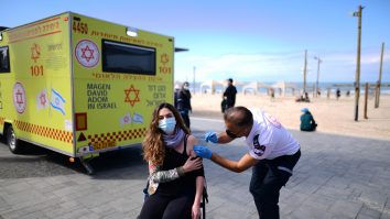Israelul relaxează restricțiile, după succesul major al campaniei de vaccinare. „Pașapoartele verzi”, necesare pentru a merge la sala de sport sau la sinagogă