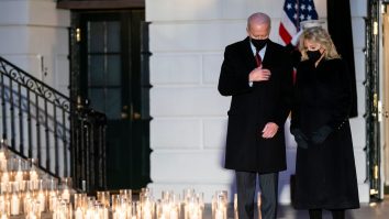 Bilanțul deceselor cauzate de Covid-19 a depășit 500.000 în SUA. Biden: „O bornă cu adevărat sumbră, sfâșietoare”