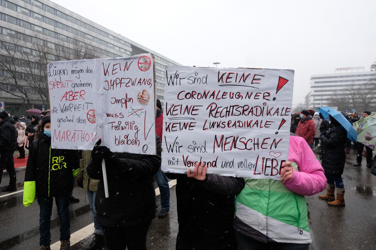 Proteste la graniţa dintre Germania şi Austria. Oamenii sunt nemulţumiţi de măsurile anti-Covid