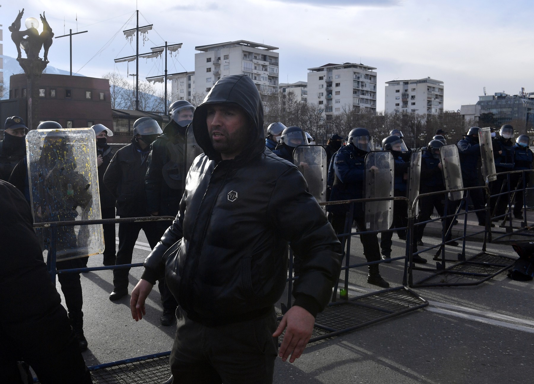 Protest violent în Skopje, după ce cinci albanezi au fost condamnați pentru fapte de terorism