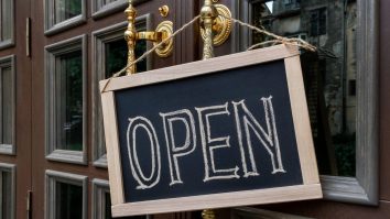 Iași reintră în scenariul galben. Când se deschid restaurantele, cafenelele și sălile de spectacole din oraș