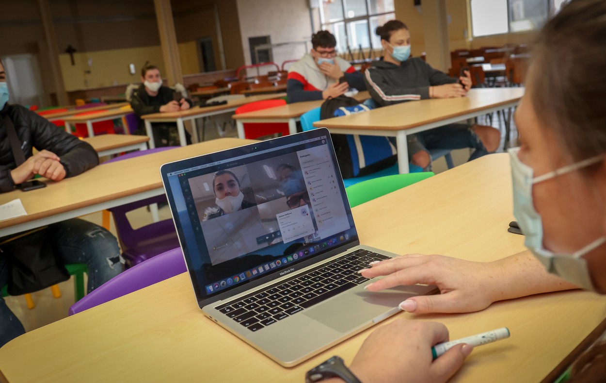 Educația juridică, cerută în școlile din România. Profesor: „Absolvenții nu au cunoștințe cu privire la cum funcționează statul“