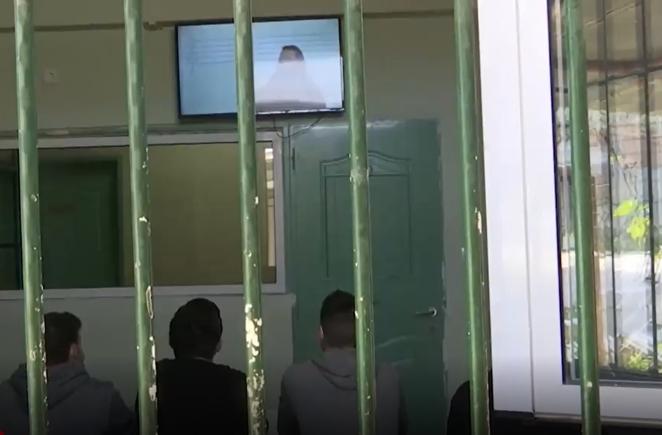 Cum arată școala după gratii. Lecțiile, predate elevilor minori prin intermediul unui canal TV