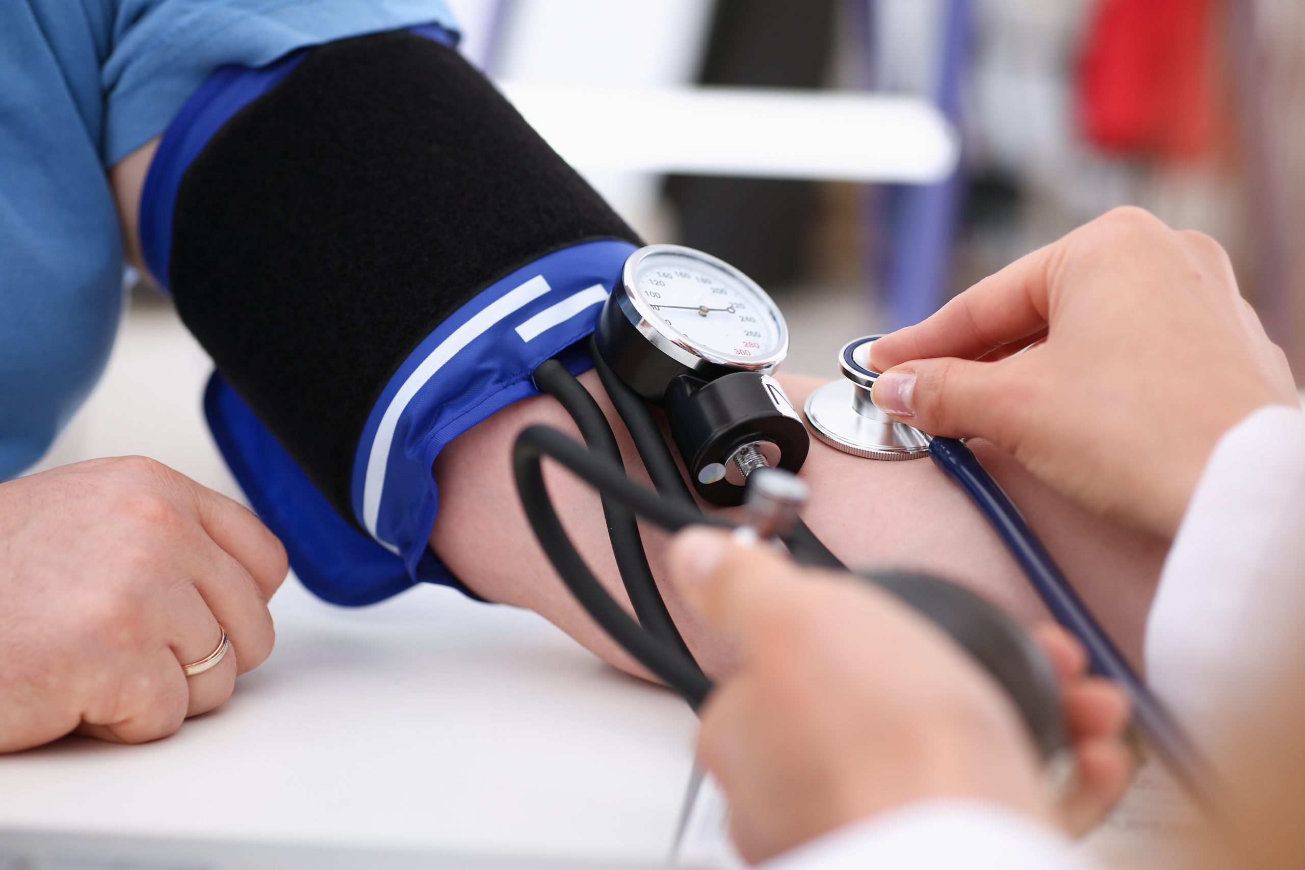 Studiu: 50% din foştii pacienţi cu Covid au probleme cu inima. Tratamentul recomandat de medici