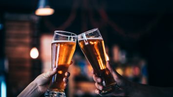 A fost inventată berea fără alcool cu gust de bere… cu alcool