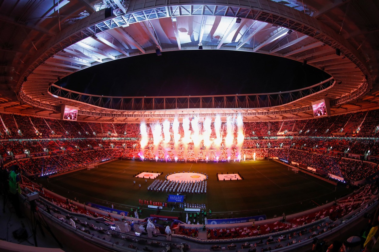 Mii de muncitori au murit în Qatar, la construcţia stadioanelor pentru Campionatul Mondial din 2022. Cifrele unui proiect megalomanic