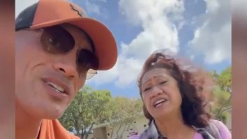 Dwayne Johnson, moment sensibil alături de mama lui. Cei doi au cântat la mormântul bunicilor. VIDEO