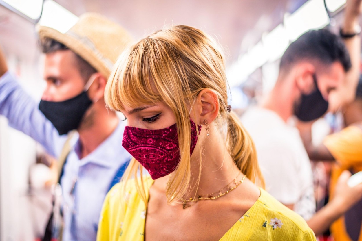 Impactul pandemiei asupra tinerilor. „Au sărit etape importante ale vieţii, cu efecte ca depresia şi lipsa valorizării”