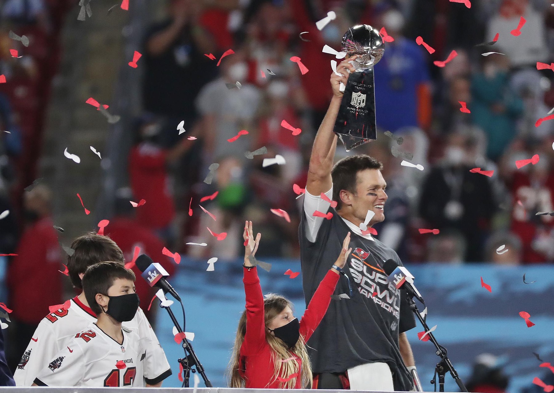Cum a sărbătorit Tom Brady victoria din Super Bowl. Petrecere cu zeci de iahturi în Golful Tampa