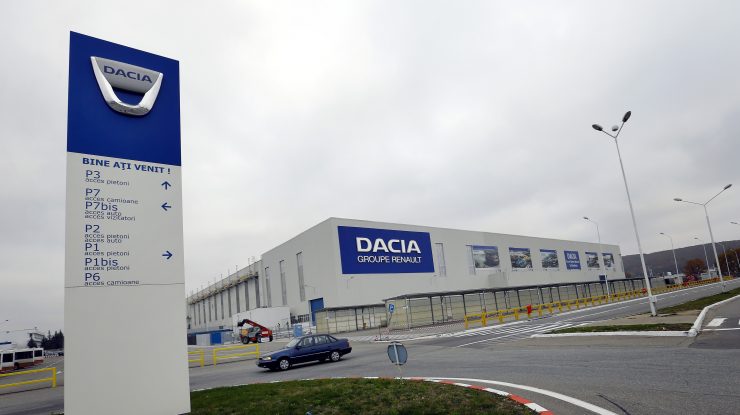 Dacia întrerupe iar producția la Mioveni. Criza microcipurilor afectează industria auto