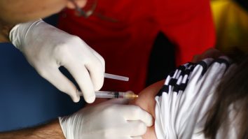 Gheorghiţă anunță câți români vor fi vaccinați până la sfârşitul lunii martie. Când începe etapa a treia a campaniei de vaccinare