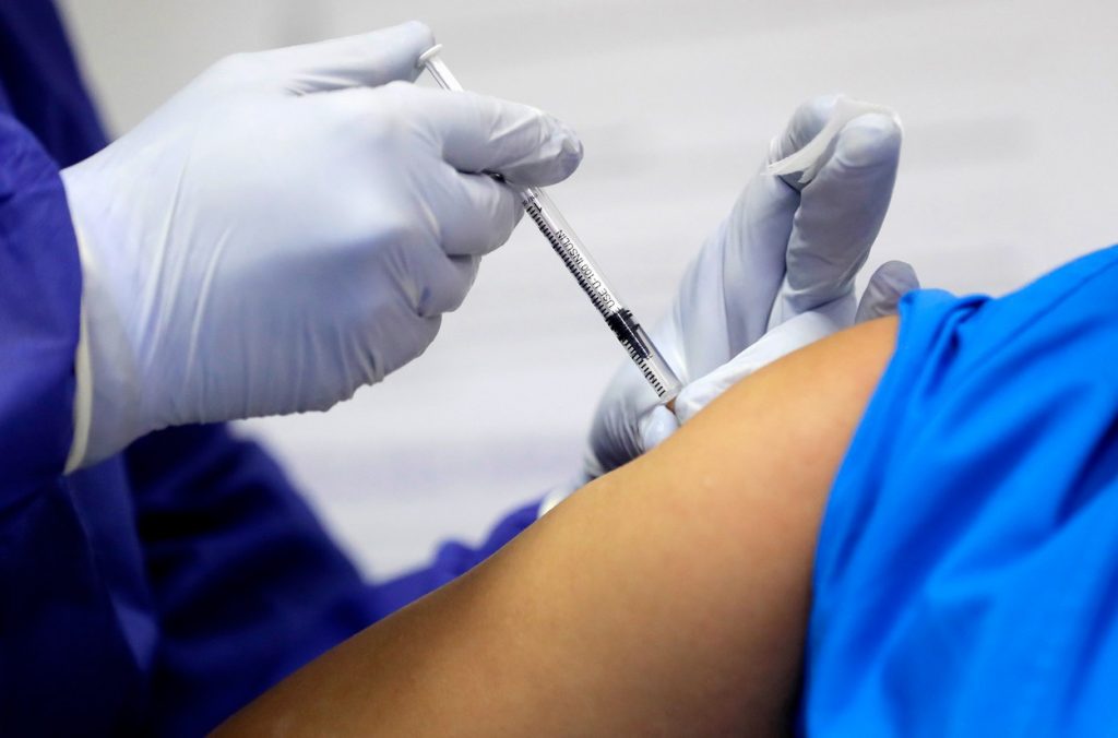 BILANȚUL VACCINĂRII. Peste 27.000 de persoane vaccinate în ultimele 24 de ore. O reacție adversă severă, aflată în investigare