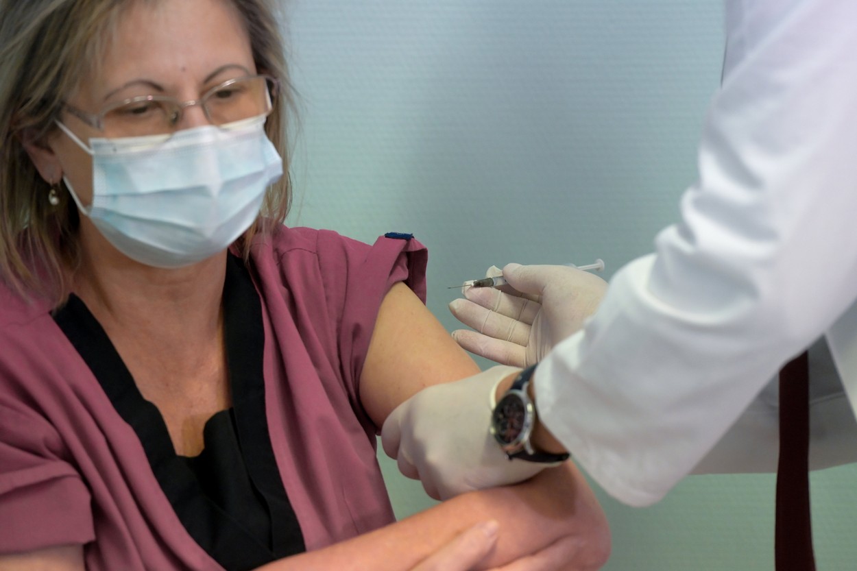 BILANȚUL VACCINĂRII. Peste 43.000 de români, vaccinați în ultimele 24 de ore. Câte reacții adverse au apărut
