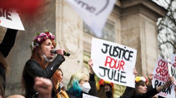 Caz șocant în Franța. O tânără acuză că a fost violată de 20 de pompieri, când avea între 13 și 15 ani: „Eram îngrozită și paralizată de frică“