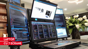 Inovaţie tehnologică, desprinsă din filmele SF. O companie a creat un laptop cu şapte monitoare
