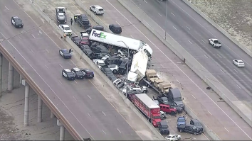 Furtunile fac ravagii în Statele Unite. Cel puţin nouă persoane au murit în Texas, din cauza accidentelor