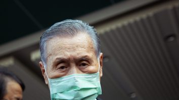 Președintele Comitetului de Organizare pentru Jocurile Olimpice de la Tokyo, presat să demisioneze după o remarcă sexistă: „Femeile vorbesc prea mult în ședințe”