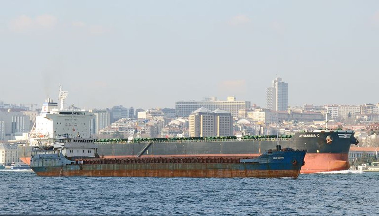 O navă s-a scufundat în Marea Neagră, aproape de Portul Constanţa. Doi marinari, morți