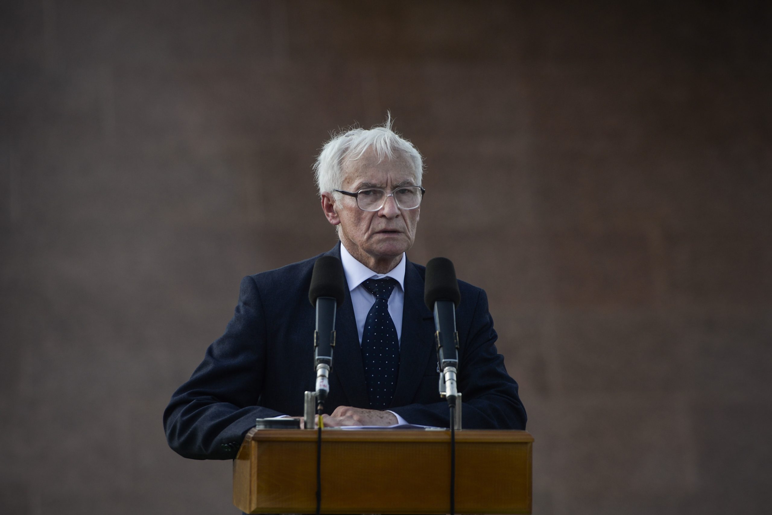 Octav Bjoza, reprezentant al deținuților politici anticomuniști, a fost demis de Cîțu. AUR: Gestul arată culoarea guvernului, roșul aprins al tancurilor bolșevice