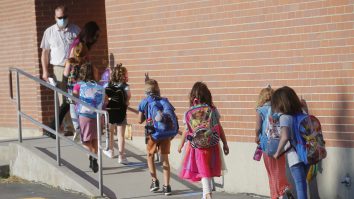 A început înscrierea copiilor la clasa pregătitoare. Perioada în care se depun cererile în format fizic sau online