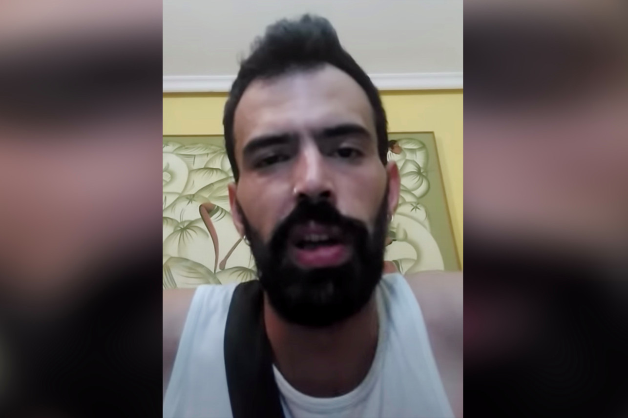 Un rapper i-a tăiat penisul colegului său de apartament pentru a face vizualizări pe YouTube