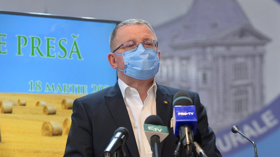 Deputații votează astazi moțiunea simplă depusă de PSD la adresa lui Adrian Oros