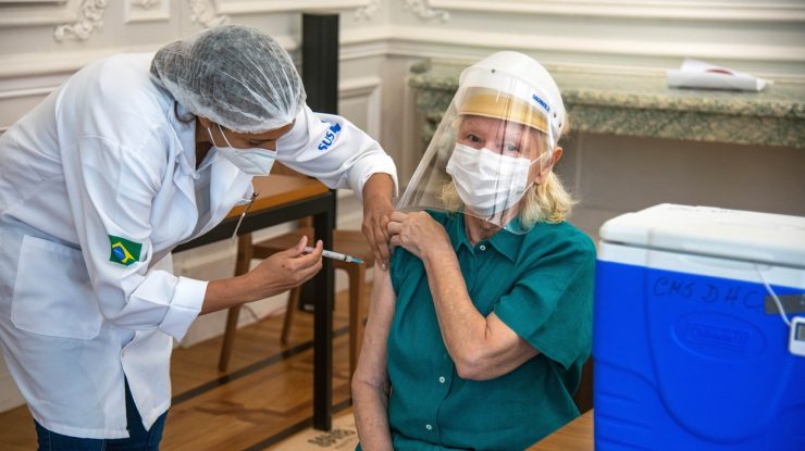 Date preliminare: Vaccinul chinezesc anti-Covid, eficient împotriva tulpinii braziliene