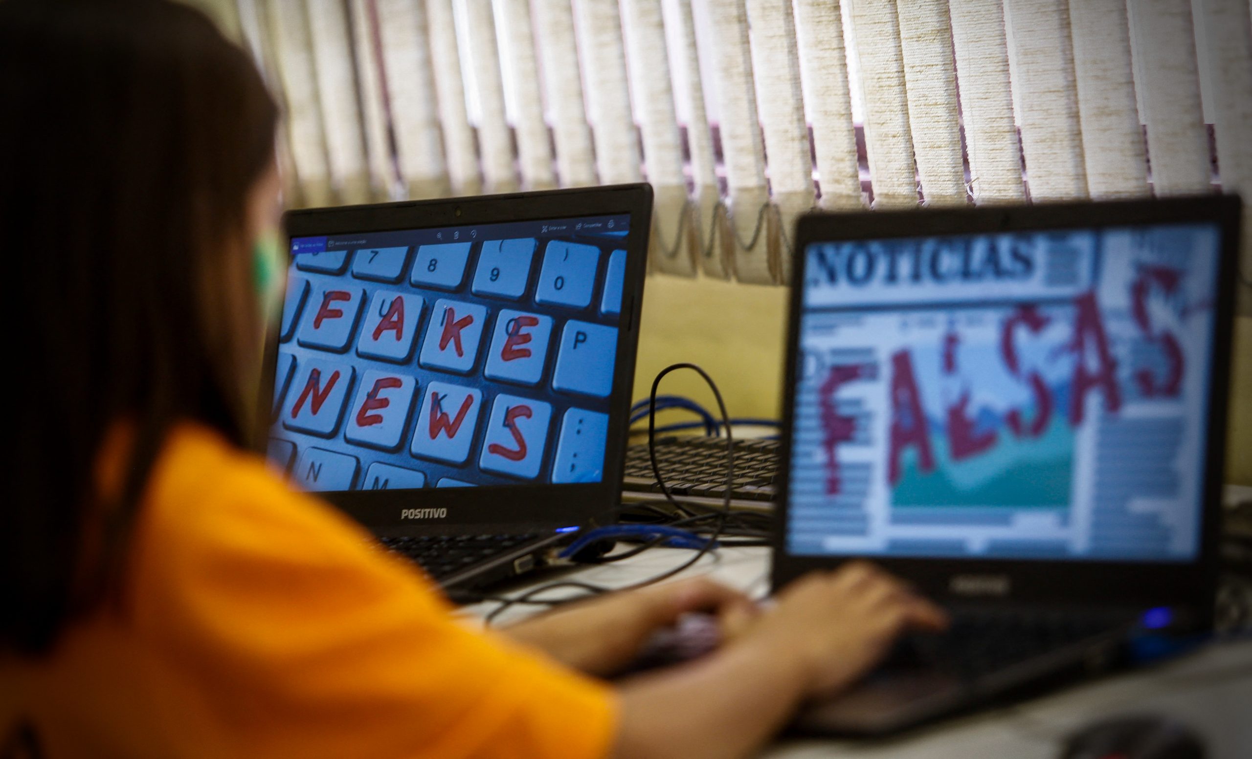 Studiu: Persoanele cu un grad ridicat de inteligență emoțională identifică mai ușor știrile false