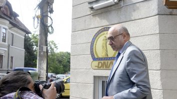 Irinel Popescu şi Vasile Ciurchea, foşti preşedinţi ai Casei Naţionale a Asigurărilor de Sănătate, trimiși în judecată de DNA