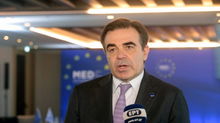 Vicepreședintele Comisiei Europene: „Cine doreşte să circule prin Europa şi nu are certificat digital de vaccinare, mai bine să nu pornească la drum”