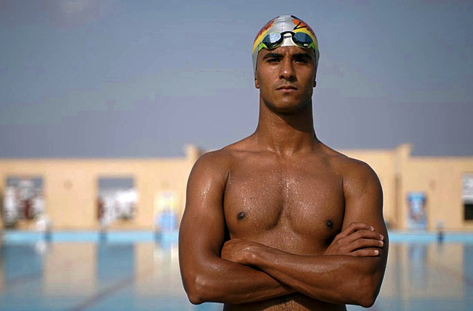 seven Render petroleum Un înotător egiptean a intrat în Cartea Recordurilor Guinness realizând cel  mai mare salt din apă