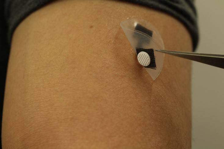 Japonezii au inventat un plasture care îți permite să te vaccinezi singur
