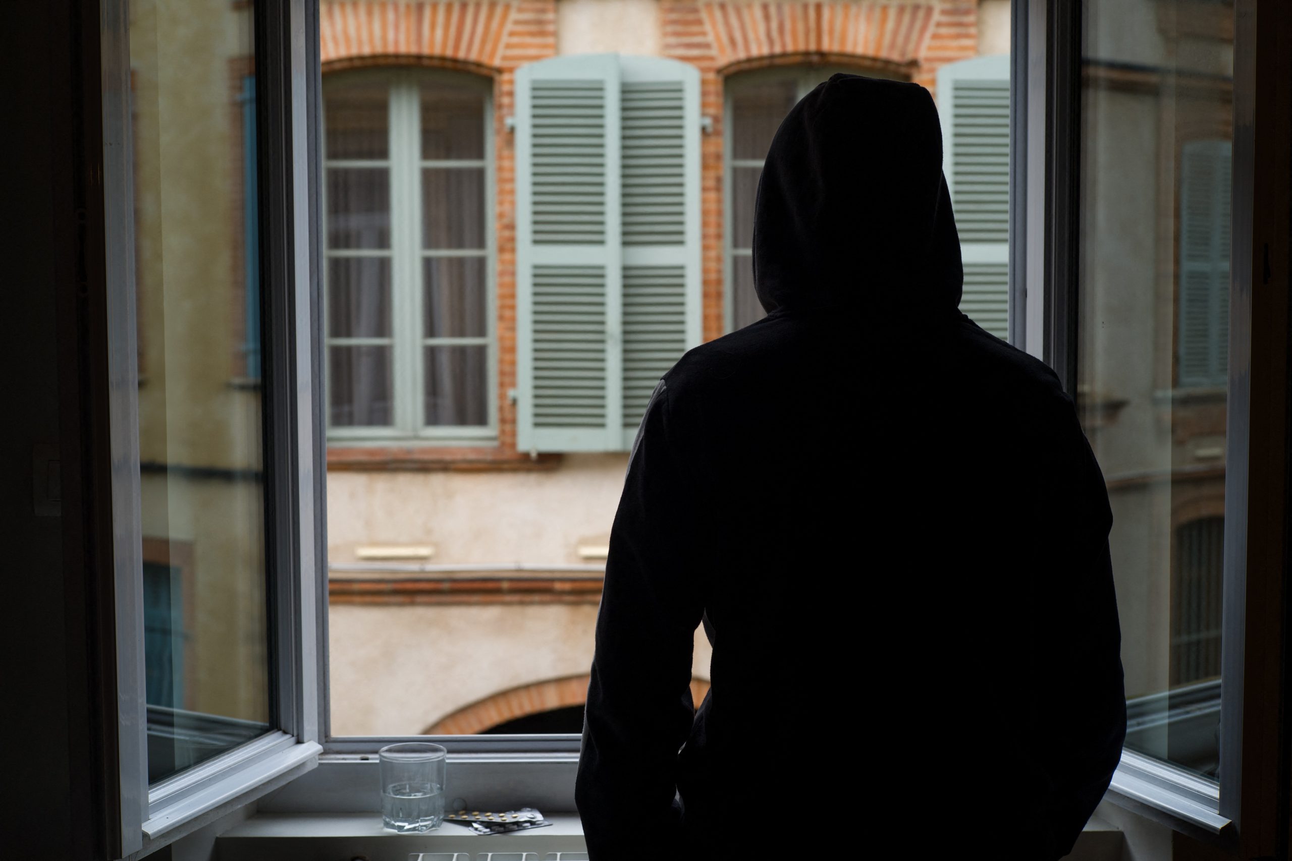 Pandemia amplifică tulburările psihice. Mai mult de doi din cinci adulți americani au simptome de anxietate sau tulburări depresive