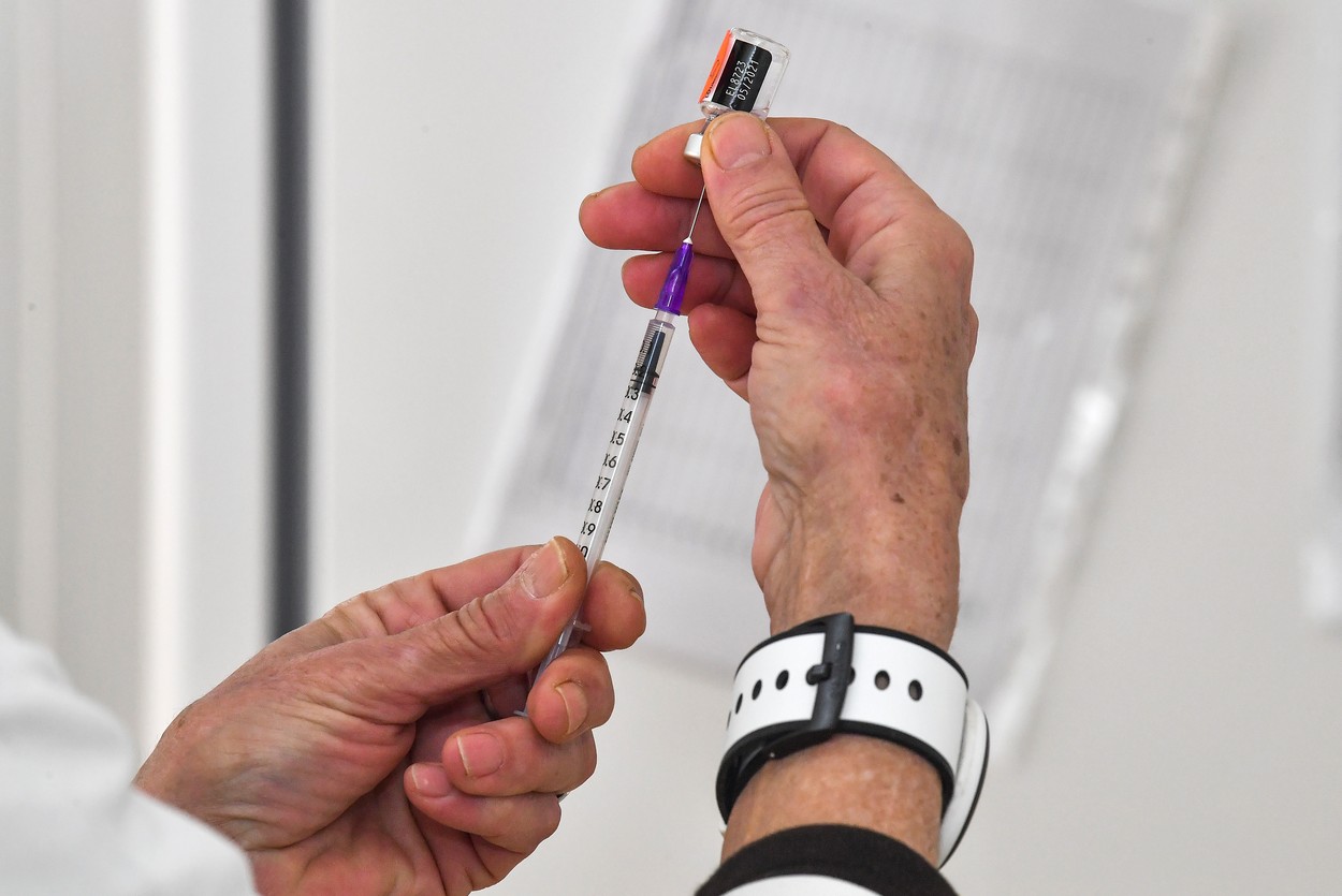 Ratele de infectare în ţările vecine sunt mai mari decât în România. Ce se întâmplă în Ungaria, Polonia sau Serbia