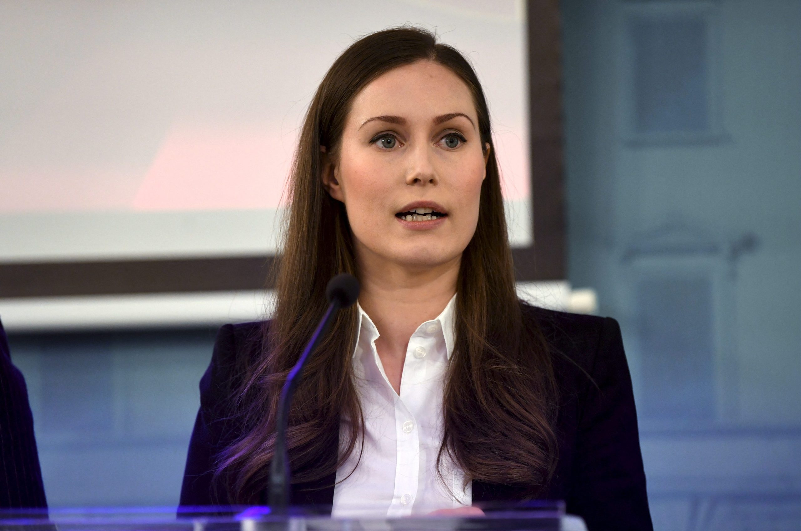 „Da, femeile conduc guvernul. Treceți odată peste asta!”. Răspunsul premierului finlandez la atacurile misogine din mediul online la adresa femeilor miniștri