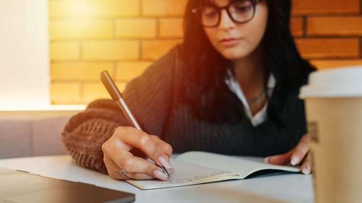 Revenirea profitabilă a scrisului de mână: Tehnologia care l-a ucis vrea să-l readucă în actualitate