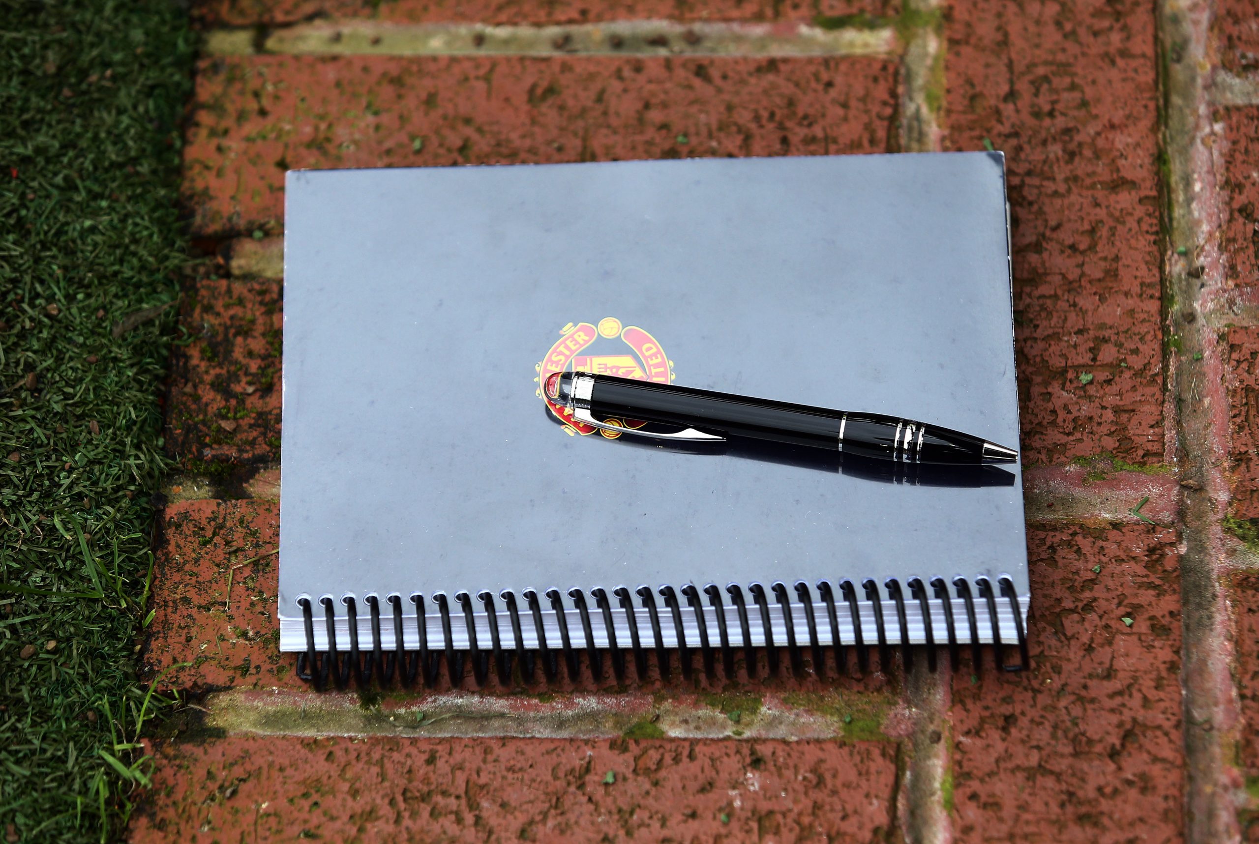 Cercetătorii japonezi au identificat avantajele scrisului de mână. „Creierul elevilor de liceu este mult mai sensibil decât creierul adulților”