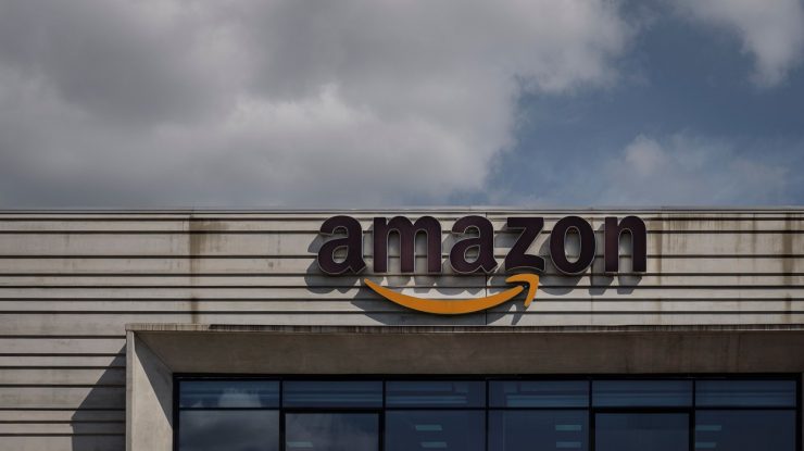 Un fost angajat Amazon spune că aproape şi-a pierdut casa după ce a fost concediat de către un algoritm al companiei