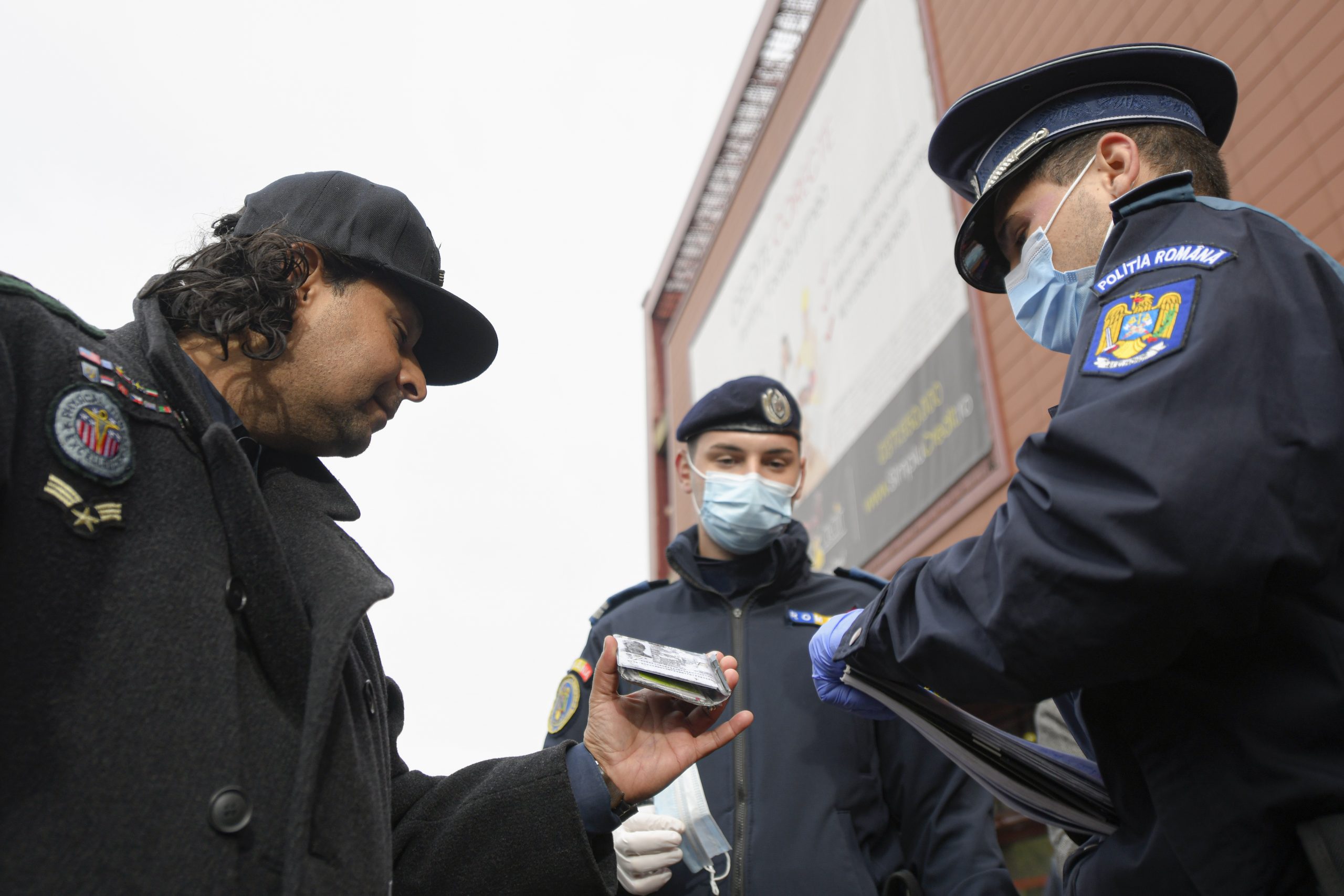 Peste 282.000 de sancțiuni date în starea de urgență. Județul în care s-au dat cele mai multe amenzi