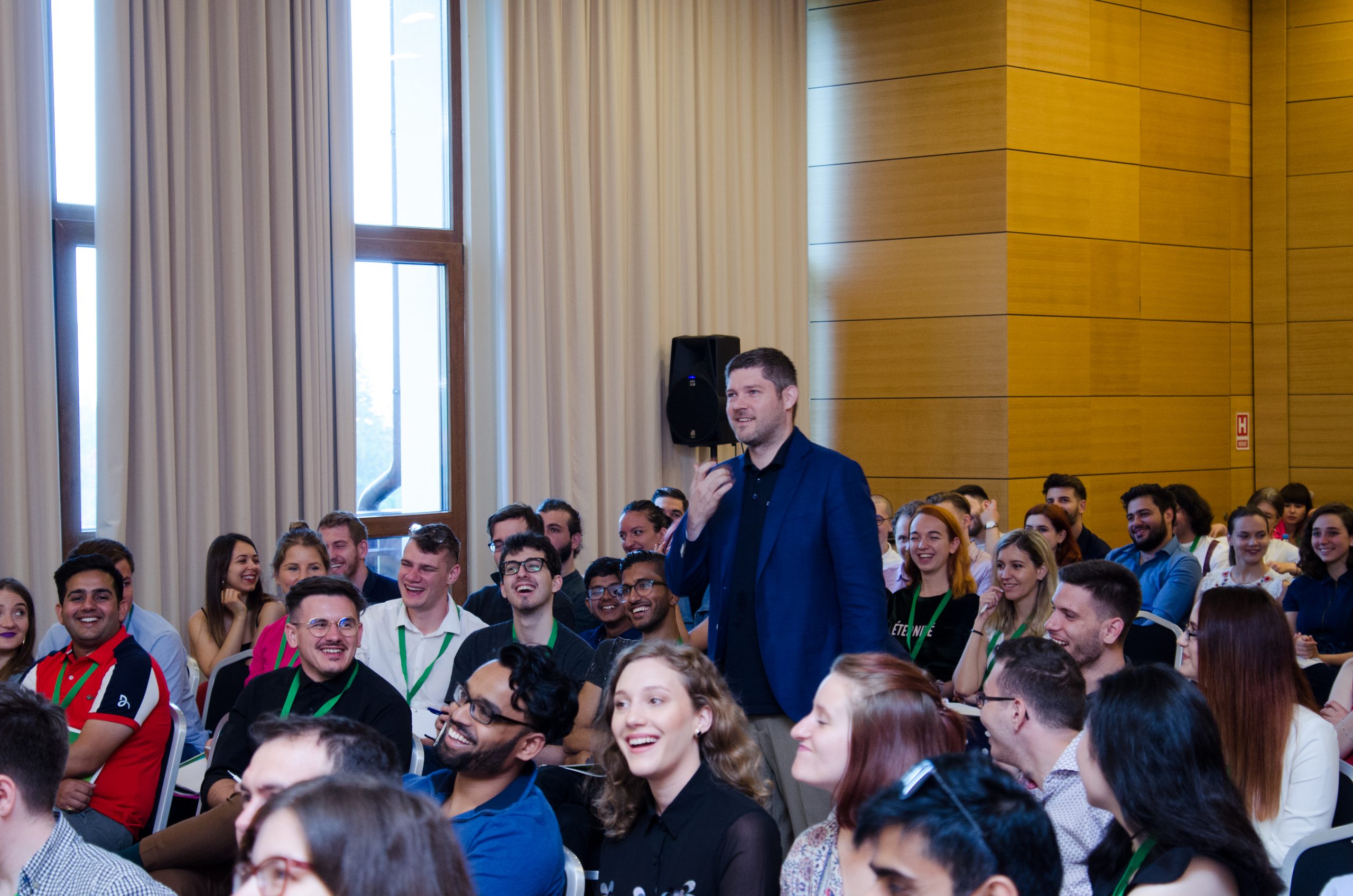 Programul din România care te ajută să devii lider sau antreprenor sub îndrumarea profesorilor de la Harvard sau Stanford. Ce spune o participantă