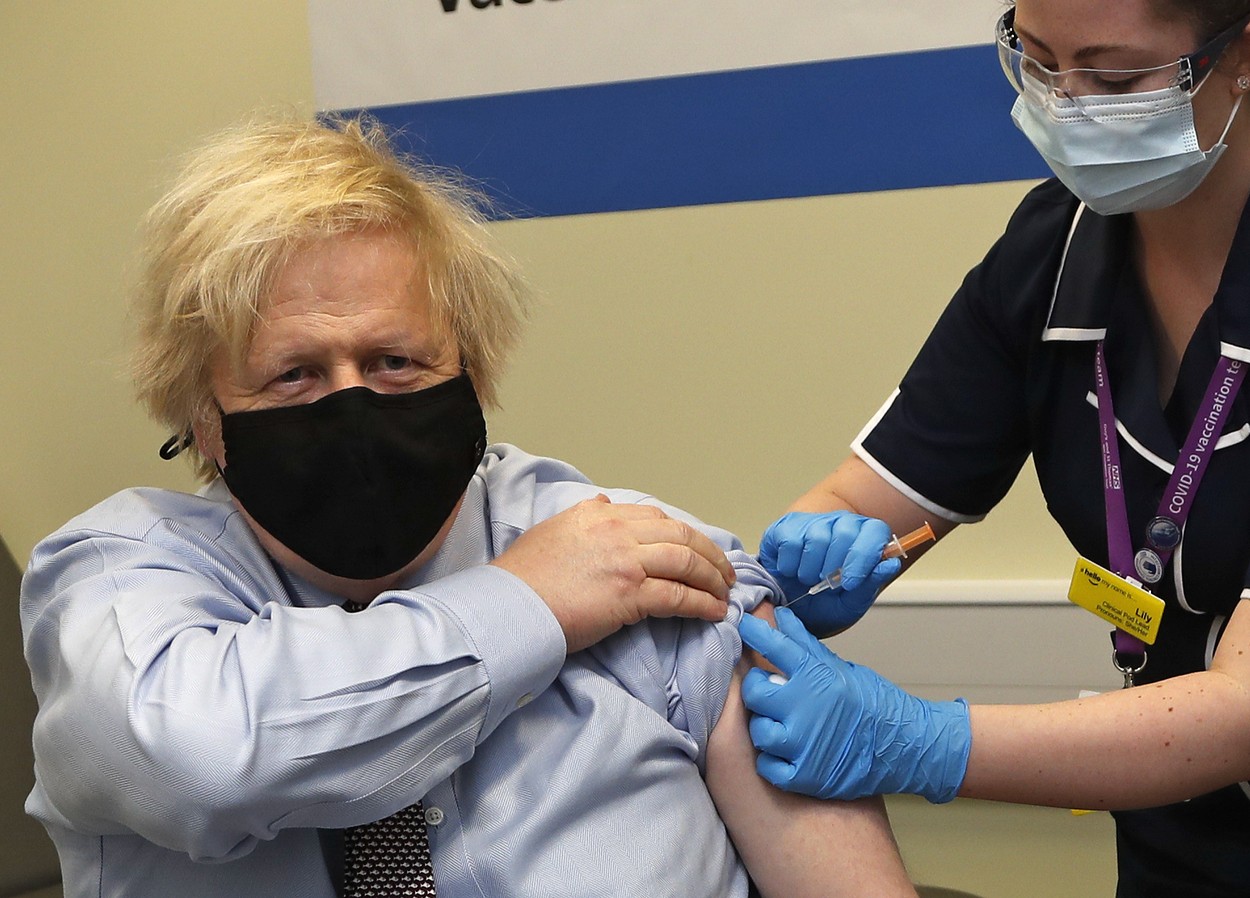 Premierul britanic Boris Johnson a fost vaccinat cu AstraZeneca
