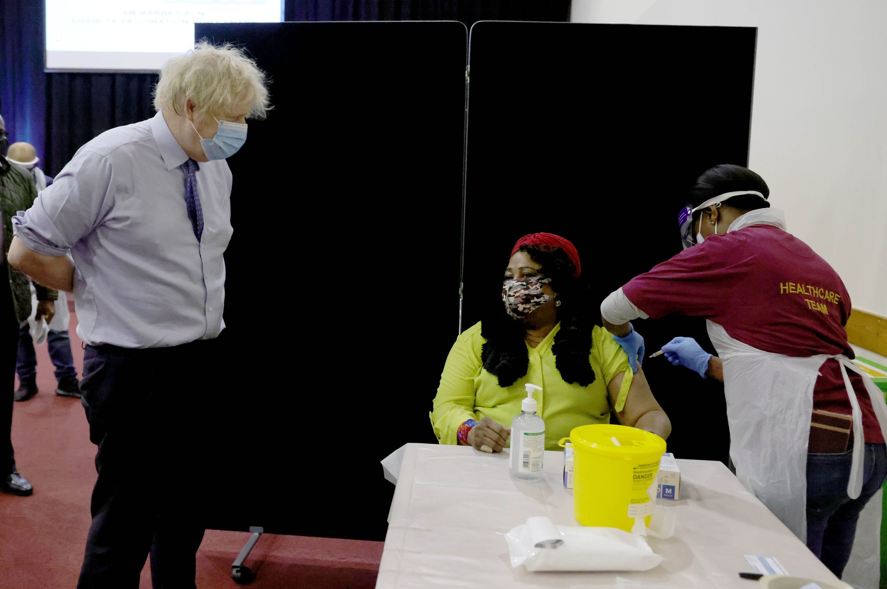 Asistenții medicali din Marea Britanie vor primi un spor salarial de 1%. Angajații spitalelor iau în calcul varianta demisiei